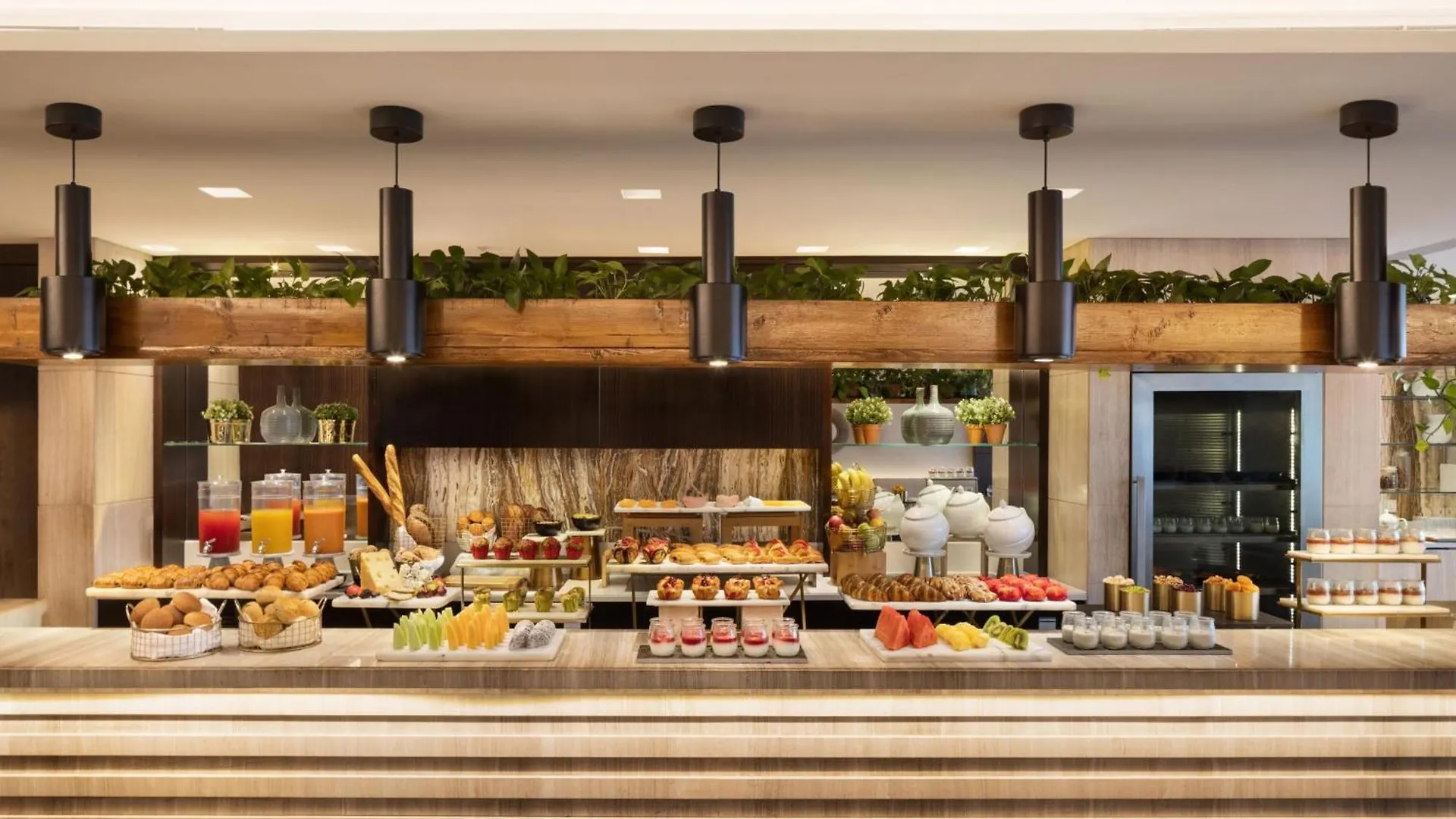 Sheraton Grand Hotel, Dubai Hotel