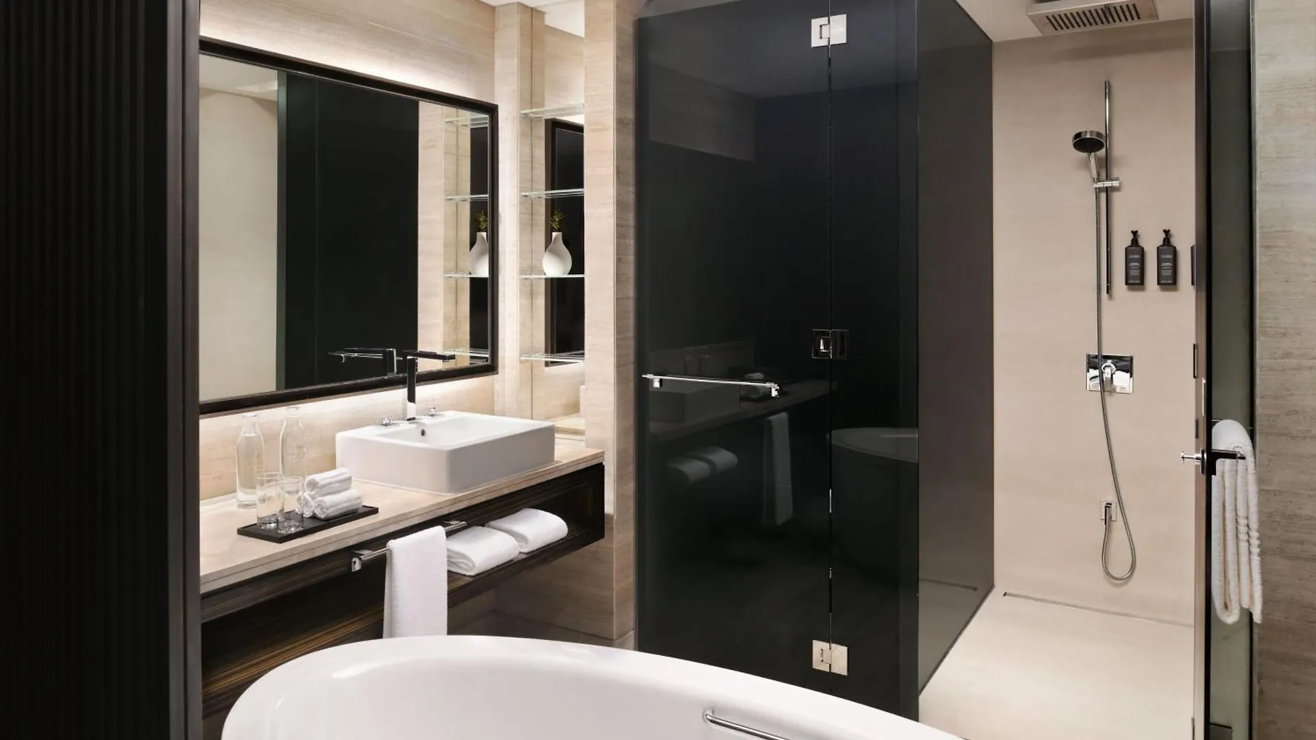 Sheraton Grand Hotel, Dubai Hotel