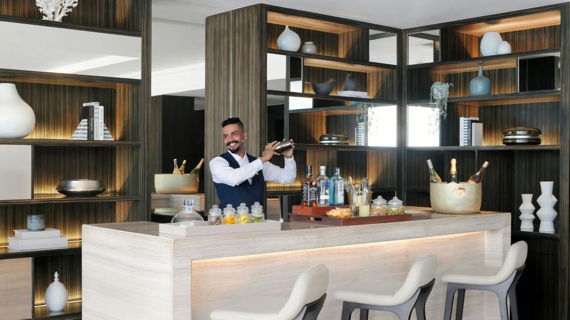 Sheraton Grand Hotel, Dubai 5*,  United Arab Emirates