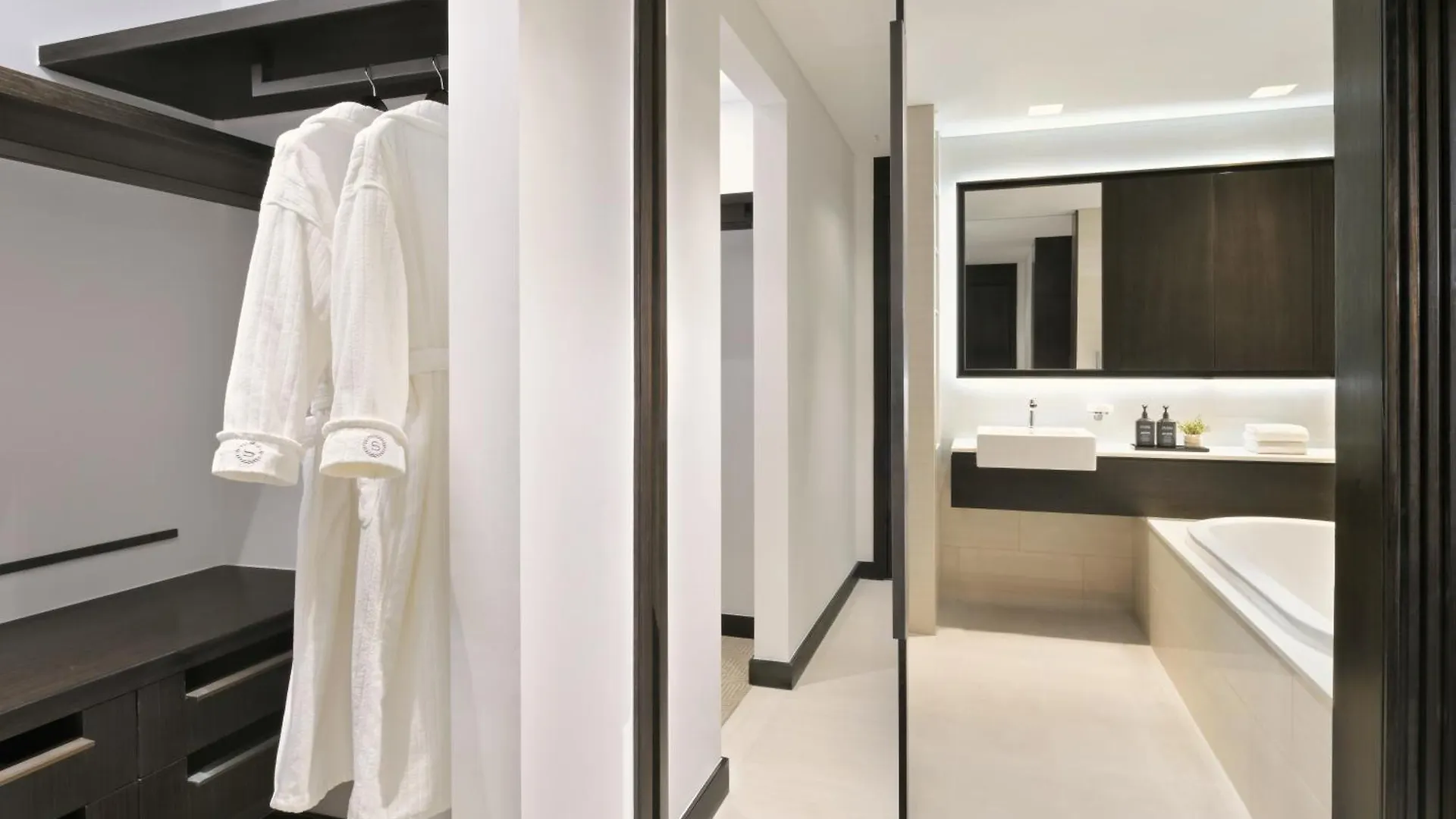 Ξενοδοχείο Sheraton Grand Hotel, Ντουμπάι